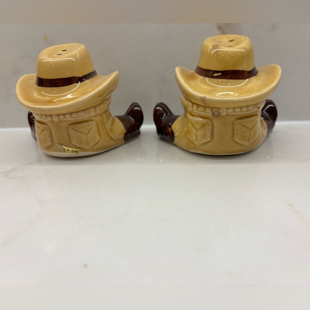 Vintage Grand Ole Opry Ceramic Cowboy Boot & Hat Salt and Pepper Shakers - Picture 5 of 9